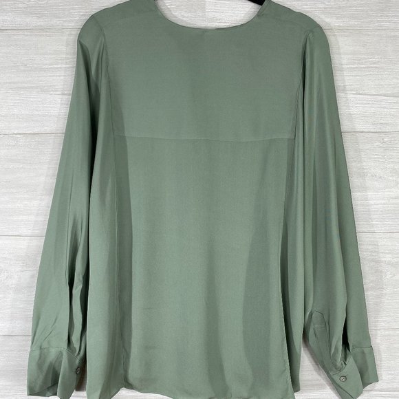 FLASH SALE! HP💕 Vince Silk Placket V-neck  Blouse - Picture 8 of 8